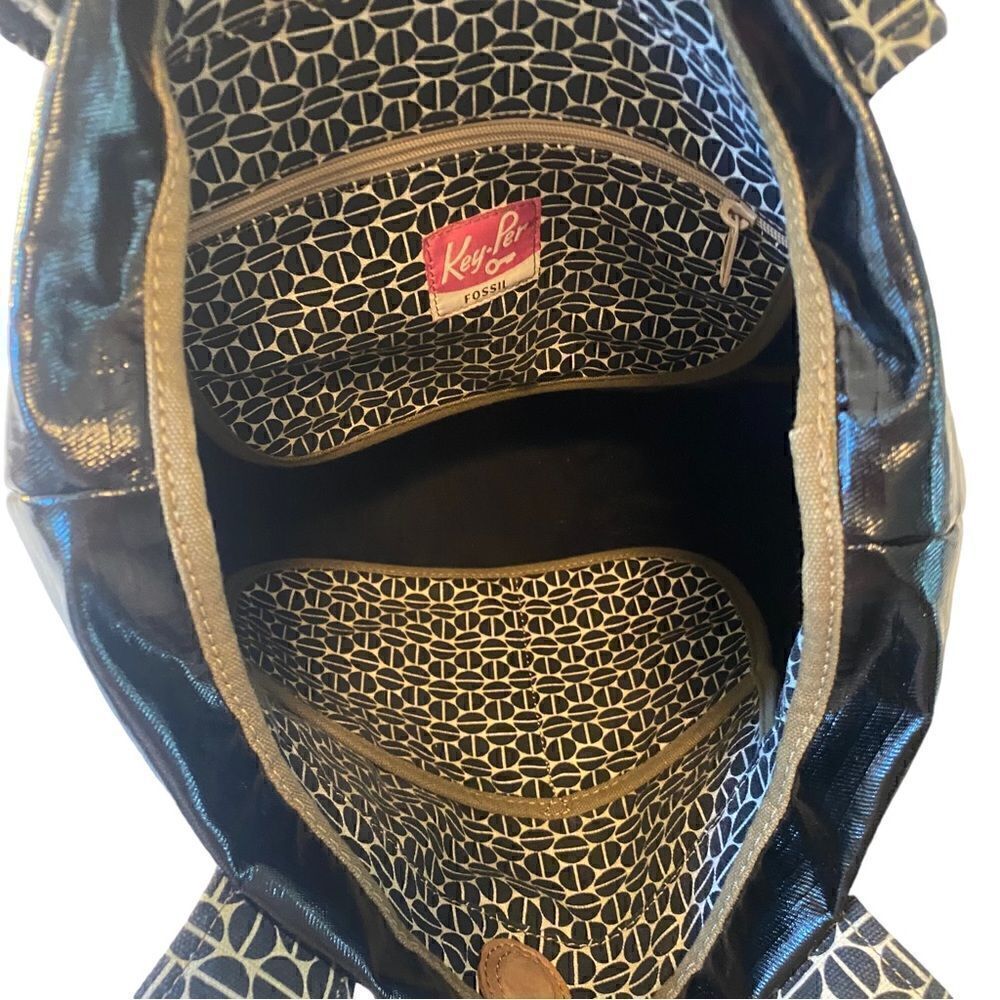 Fossil Extra Large Black Vinyl Tote. Cool Retro Look w/tons of storage! - Picture 4 of 7
